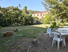 Proprietà immobiliare su due livelli vicino alla spiaggia