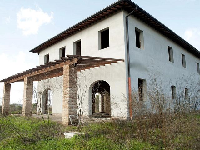 Splendido Casale Da Ultimare Immerso nel Verde delle Colline Pisane della Valdera