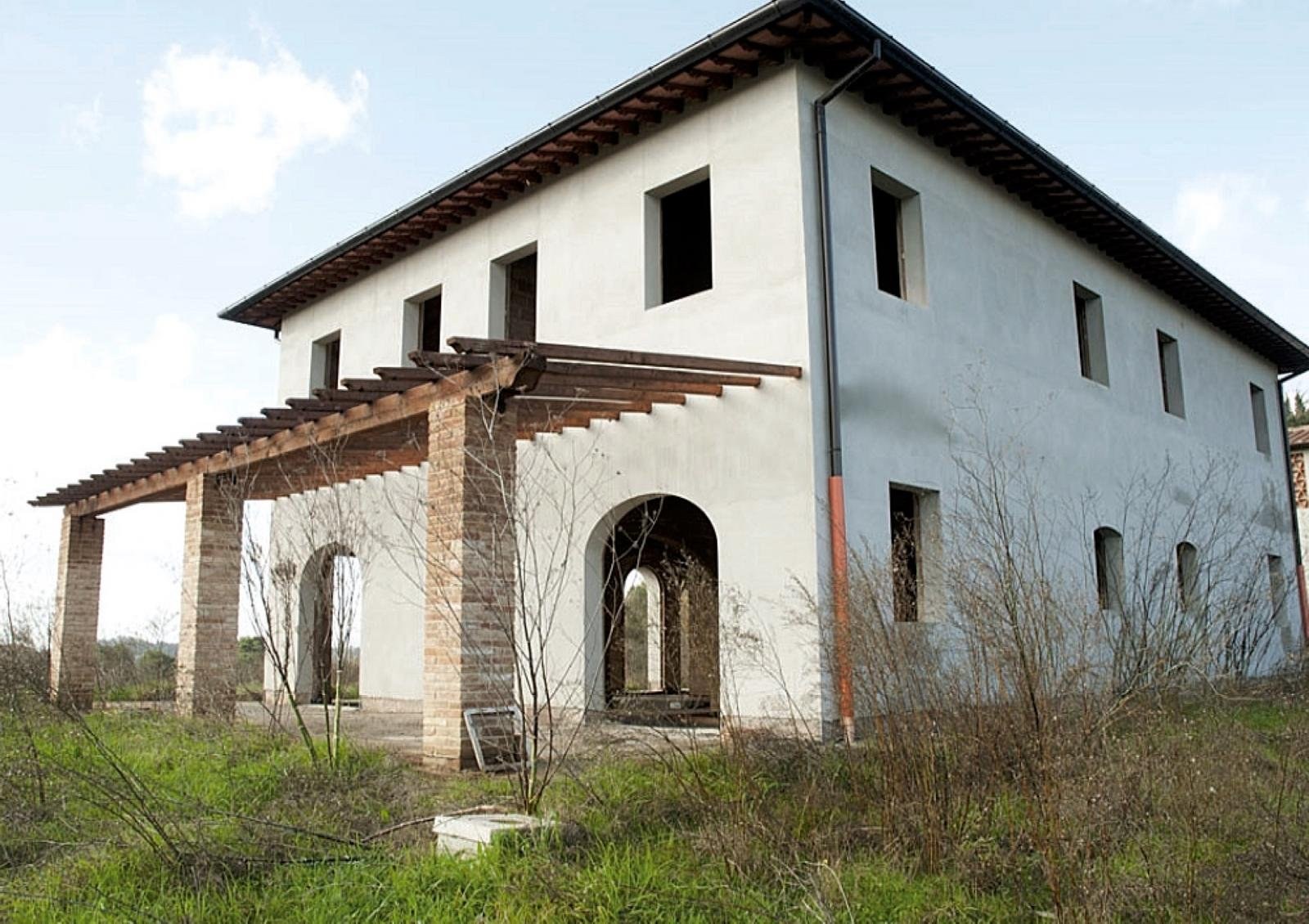Splendido Casale Da Ultimare Immerso nel Verde delle Colline Pisane della Valdera