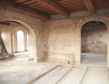 Splendido Casale Da Ultimare Immerso nel Verde delle Colline Pisane della Valdera