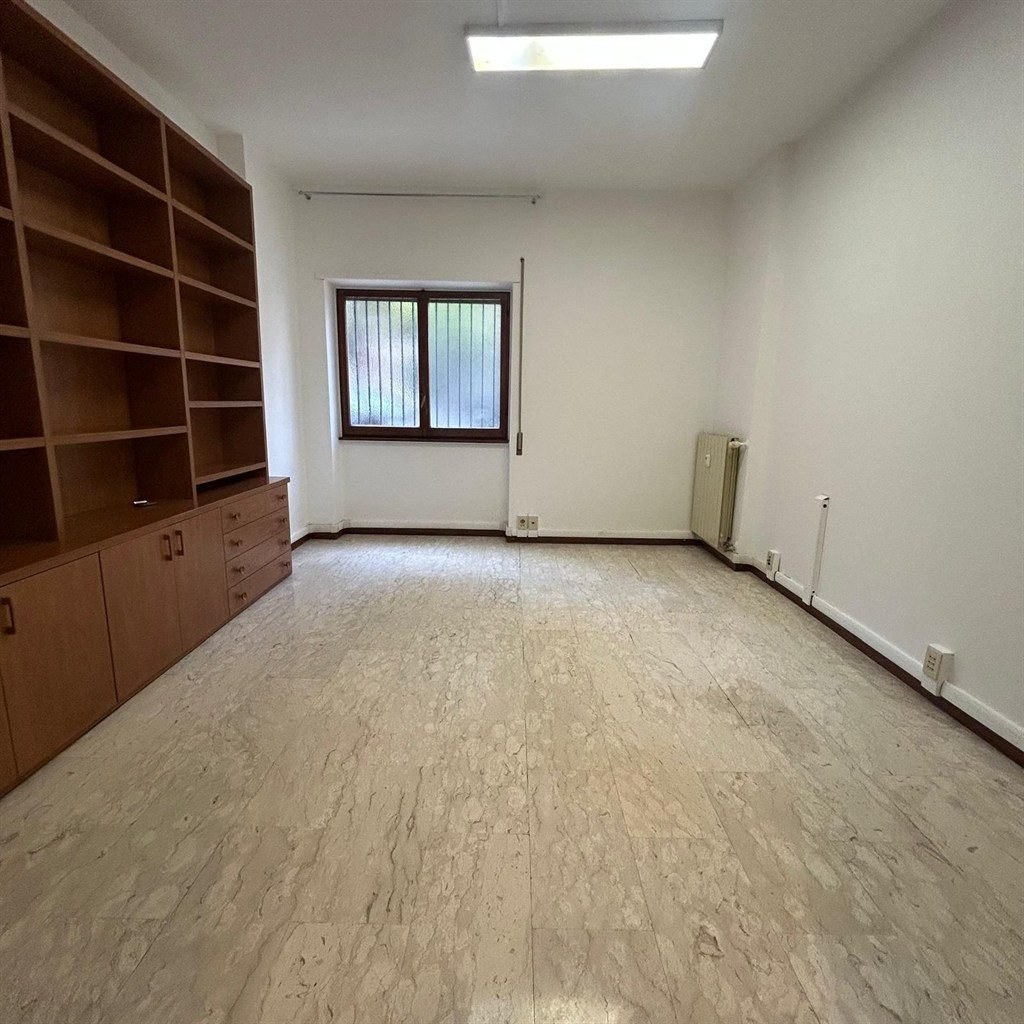 Affittasi appartamento uso studio professionale