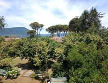 PUNTA DEL LAGO - Villa indipendente con grande parco privato