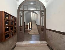 Interno palazzo — Apartment for sale in Roma, Castro Pretorio
