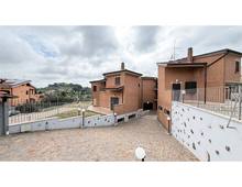 Foto Cometa 30 — Four-family villa for sale in Albano Laziale