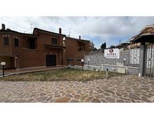 Foto Cometa 33 — Four-family villa for sale in Albano Laziale