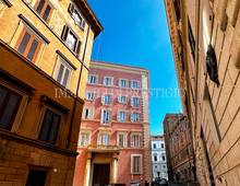 Loft for sale in Rome Piazza Venezia