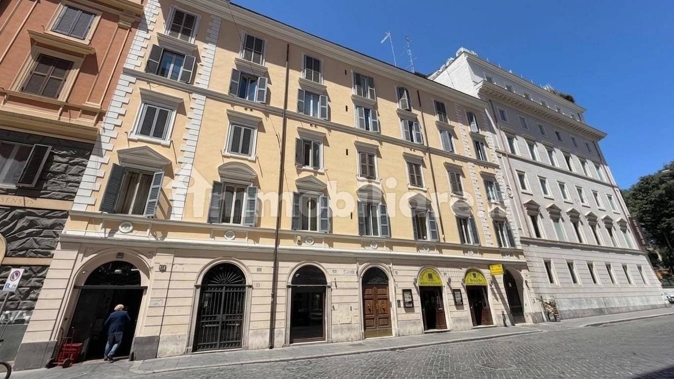 Facciata — Apartamento en venta en Roma, Castro Pretorio