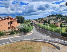 Foto Cometa 31 — Villa de cuatro familias en venta en Albano Laziale