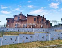 Foto Cometa 33 — Villa de cuatro familias en venta en Albano Laziale