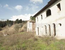 Splendido Casale Da Ultimare Immerso nel Verde delle Colline Pisane della Valdera