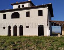 Splendido Casale Da Ultimare Immerso nel Verde delle Colline Pisane della Valdera