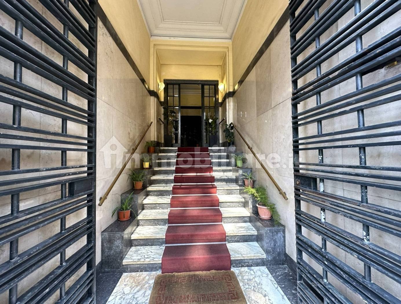 Interno palazzo — Appartement en vente à Roma, Trieste - Coppedè