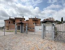 Foto Cometa 2 — Villa pour quatre familles à vendre à Albano Laziale