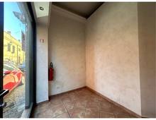 Foto Cometa 2 — Magasin à vendre à Albano Laziale