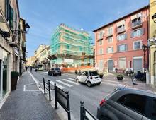 Foto Cometa 2 — Local commercial à vendre à Albano Laziale Centre