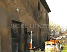 Bellissimo Casale Diruto Da Restaurare Immerso nel Verde delle Colline Pisane della Valdera