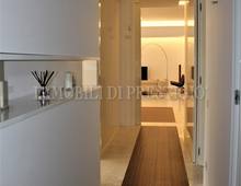 Bellissima Abitazione in Posizione Unica, Lussuosamente Restaurata ed Arredata