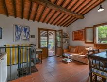 Villa unifamiliare finemente rifinita con corpo secondario e parco esclusivo