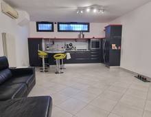 Villino indipendente 3 livelli con box