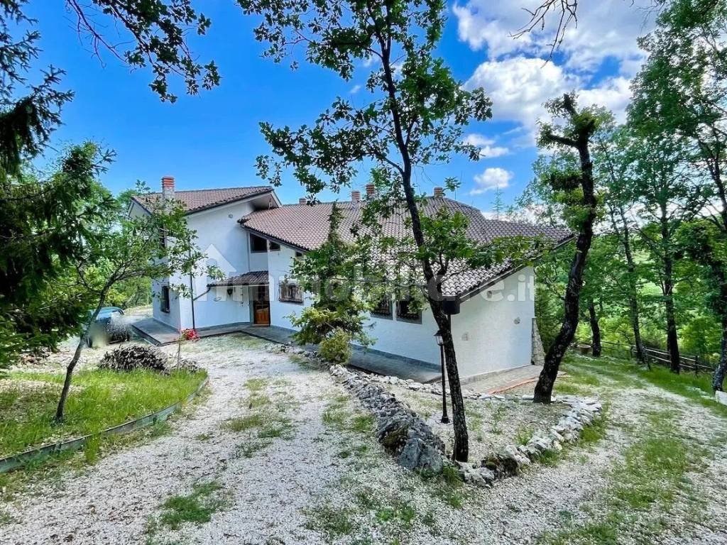 Villa in vendita a Orvinio Pratarelle