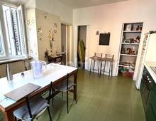 Cucina — Appartamento in vendita a Roma Castro Pretorio