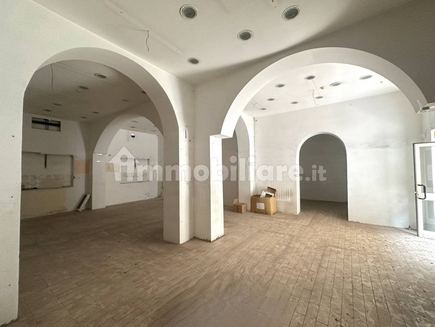 Interno non residenziale — Negozio in vendita a Roma Prati