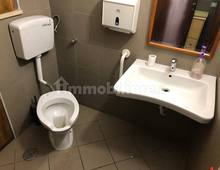 Bagno — Negozio in vendita a Roma Ostia Antica