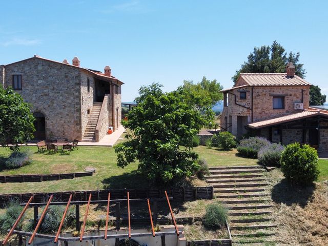 Magnifica Tenuta incontaminata sulle Colline della Maremma Toscana