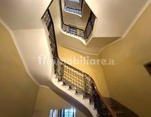 Interno palazzo — Apartamento em venda em Roma, Parioli