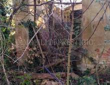 Bellissimo Casale Diruto Da Restaurare Immerso nel Verde delle Colline Pisane della Valdera