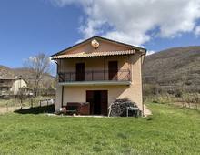Moradia isolada à venda em Leonessa
