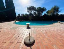 Bellissima Abitazione in Complesso Residenziale con Parco, Piscina, Tennis