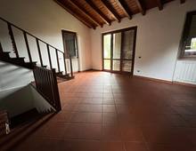 Villa in Bifamilare in Stile Toscano