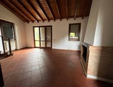 Villa in Bifamilare in Stile Toscano