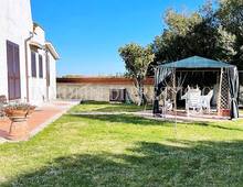 Bellissima Villa con Ampio Giardino