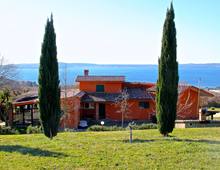 Fattoria delle Tartarughe. Incantevole Villa sul Lago