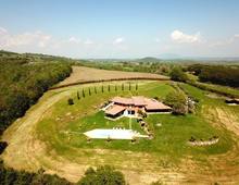 Fattoria delle Tartarughe. Incantevole Villa sul Lago