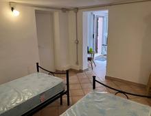 Appartamento con spazi esterni, posto auto e vista mare