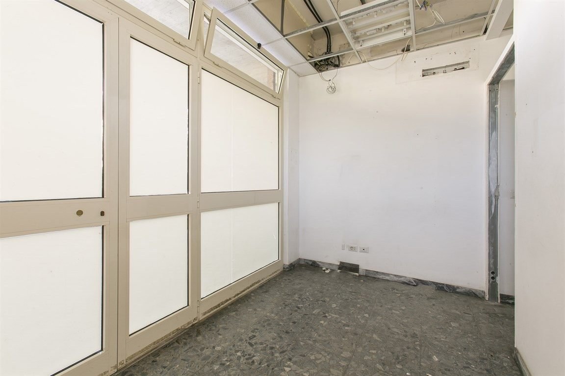 Cassia/Grottarossa – Affittasi Locale C/1 (60 mq) con Doppi Servizi