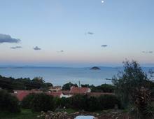 Appartamento in bifamiliare con spettacolare vista mare
